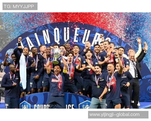 欧联杯激战莱比锡凭乌龙球小胜巴黎圣日耳曼全场沸腾