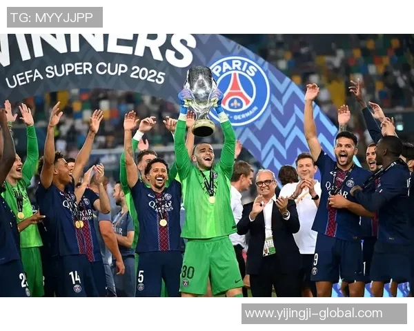 巴黎圣日耳曼友谊赛大胜热刺点球大战精彩瞬间引发全场热烈反响