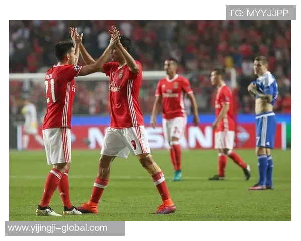 本菲卡强势逆转那不勒斯4-0晋级世界杯赛场精彩瞬间回顾