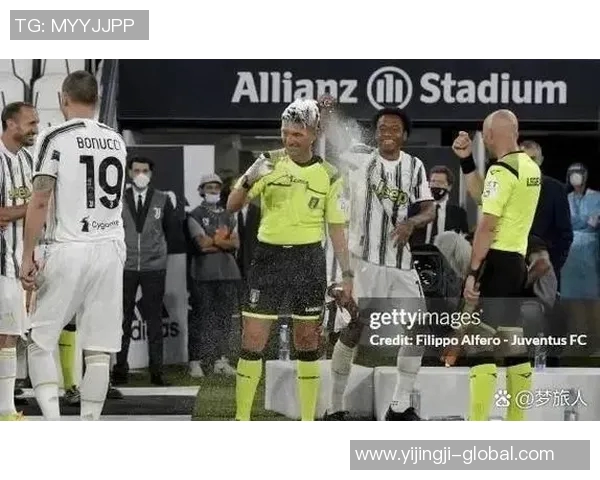 欧冠激战：多特蒙德大胜国米乌龙球引发争议判罚全场沸腾